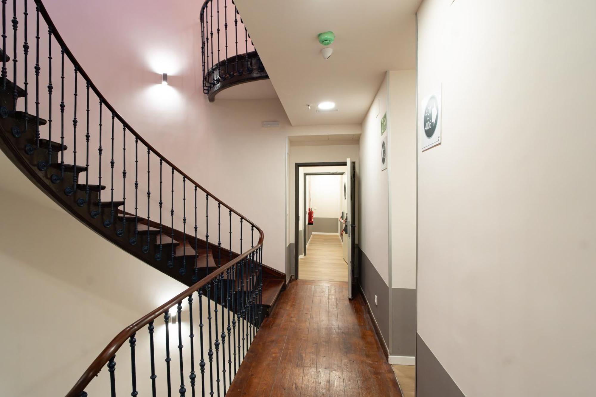 Adventure Hostel Madrid Exterior photo