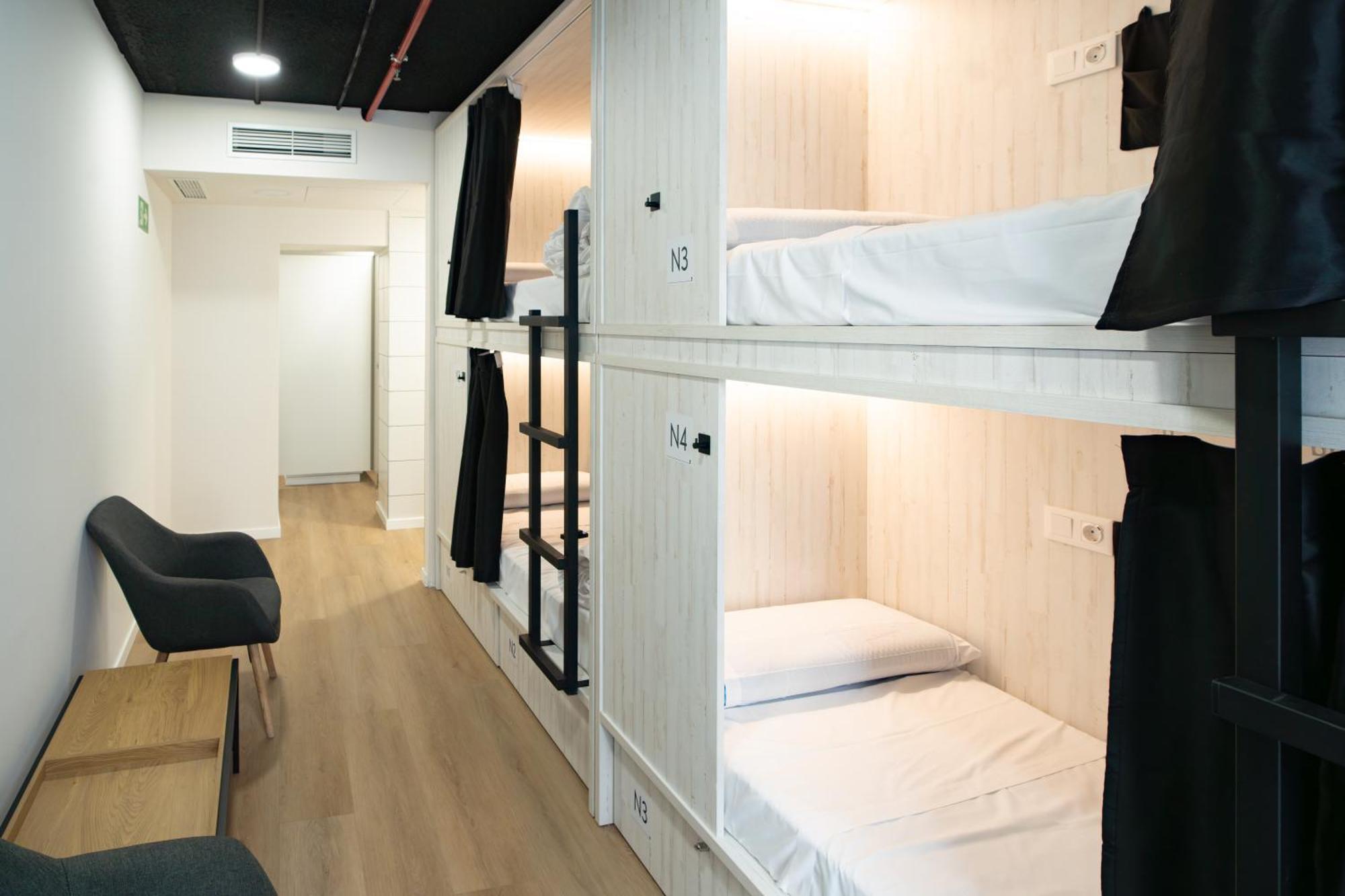 Adventure Hostel Madrid Exterior photo